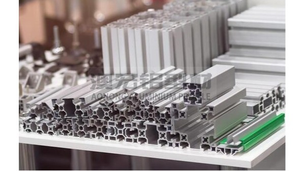 還在為笨重與高耗能買(mǎi)單？鋁材“輕時(shí)代”已按下加速鍵